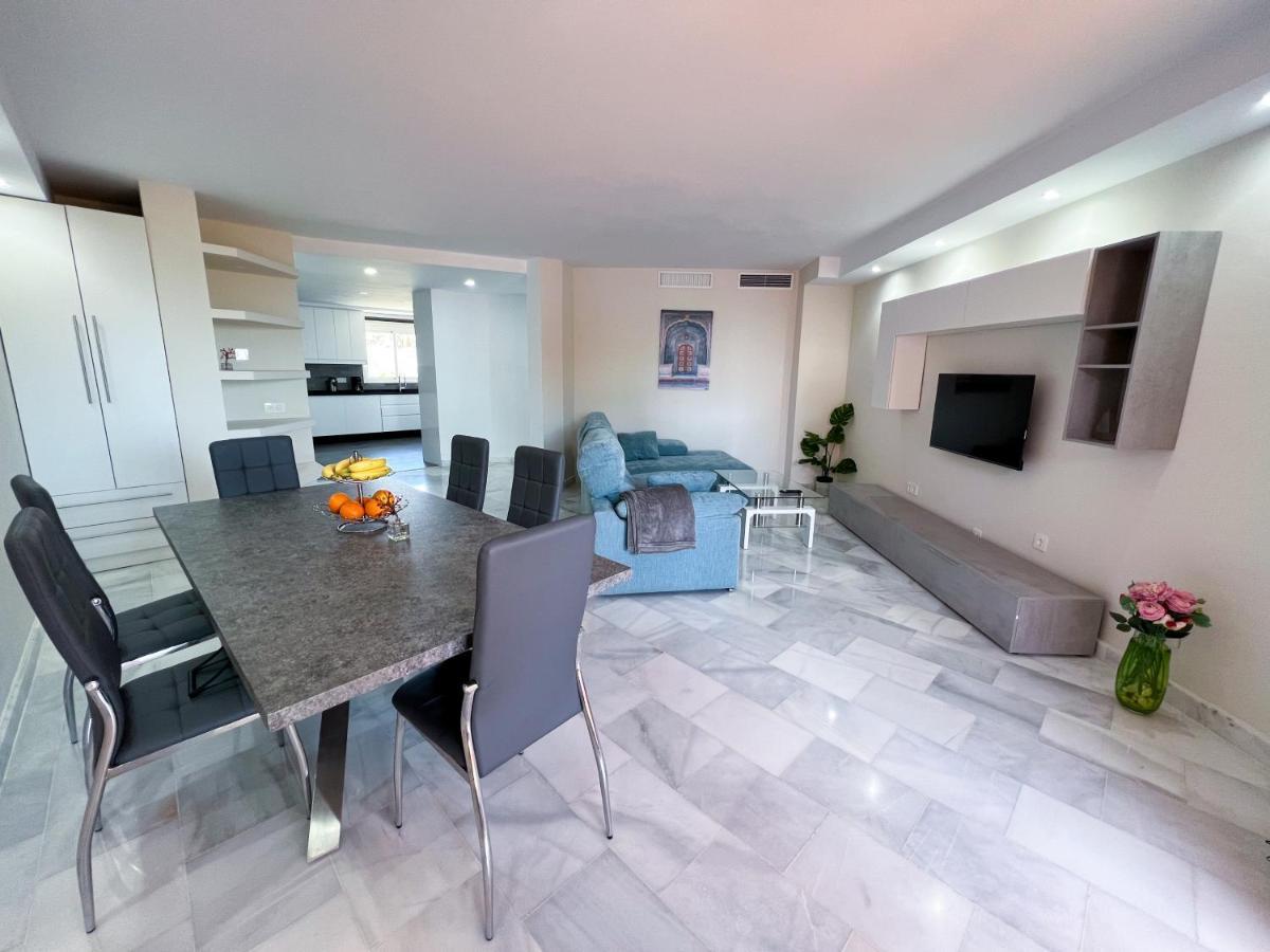 Luxury Three Bedroom Apartment At Estepona Esterno foto