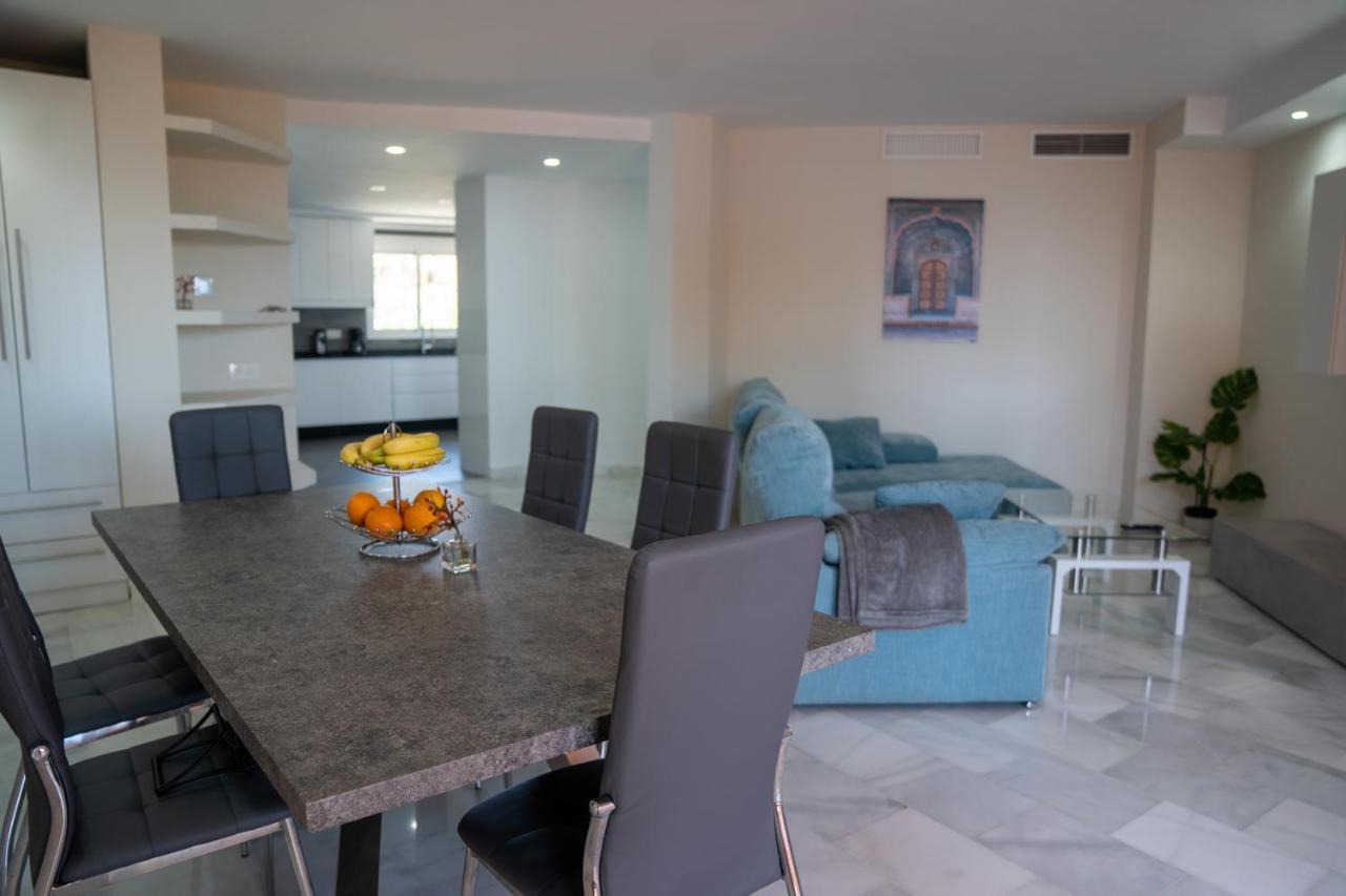 Luxury Three Bedroom Apartment At Estepona Esterno foto