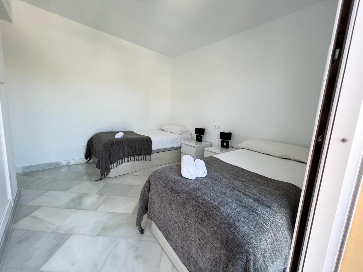 Luxury Three Bedroom Apartment At Estepona Esterno foto