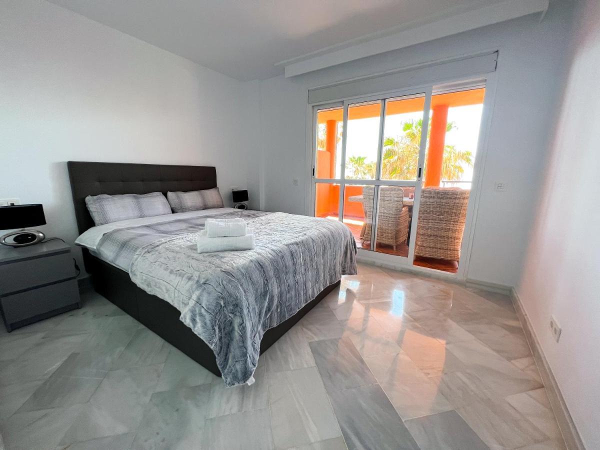 Luxury Three Bedroom Apartment At Estepona Esterno foto