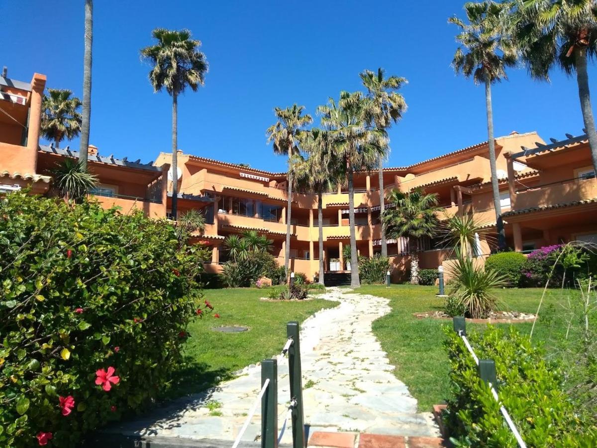Luxury Three Bedroom Apartment At Estepona Esterno foto